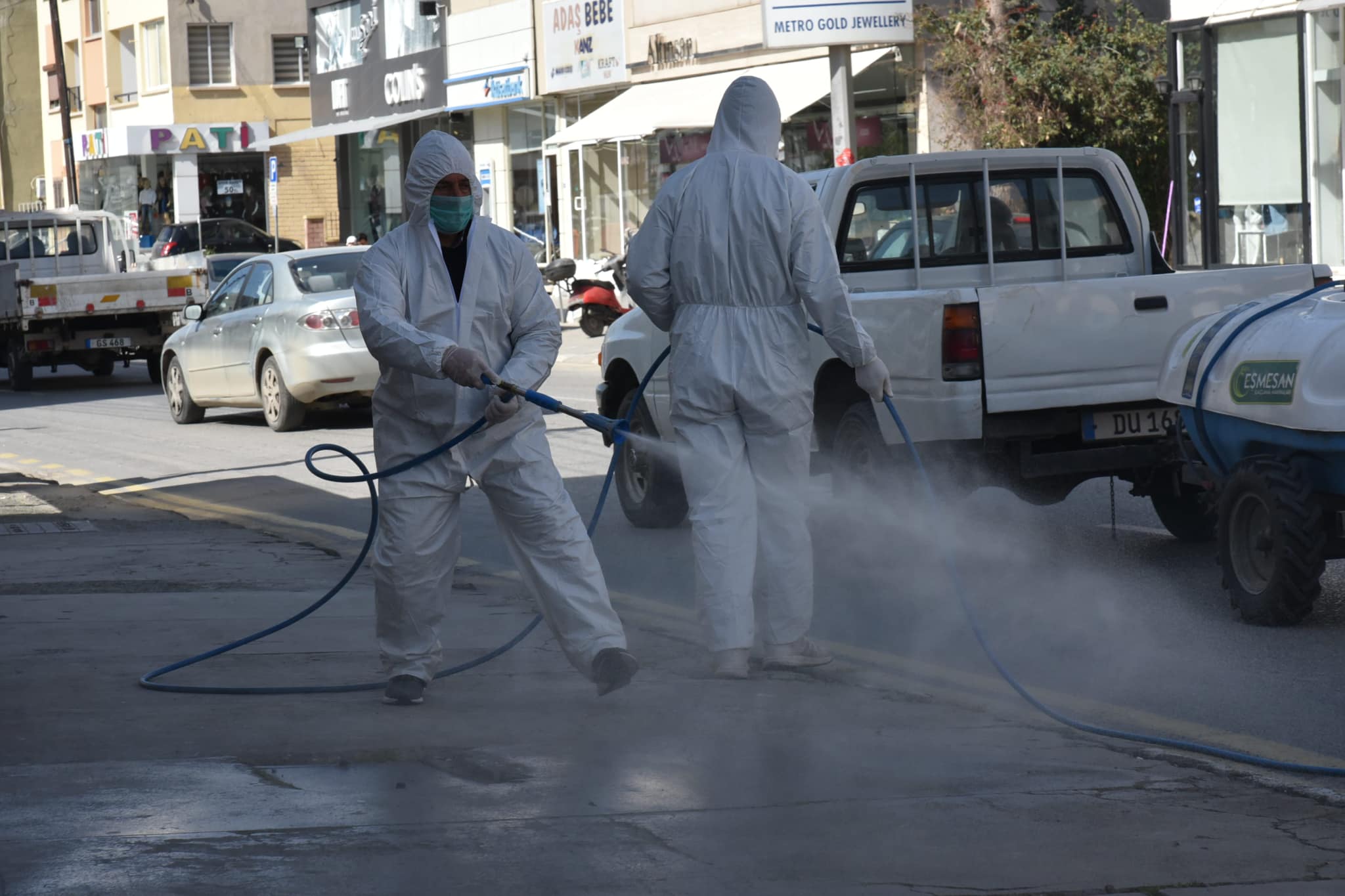 Lefkoşa'da gün boyu dezenfekte devam ediyor