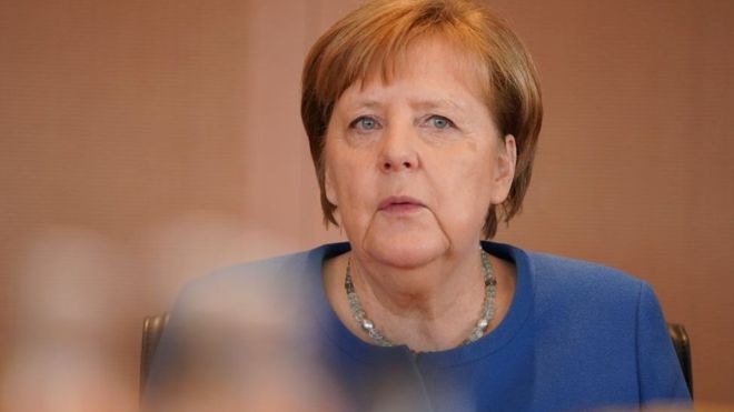 Koronavirüs - Merkel: Virüs Almanya nüfusunun yüzde 60 ila 70'ine bulaşabilir