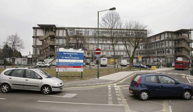 Londra’daki büyük bir hastane koronavirüs hastaları yüzünden yoğun bakım kapasitesinin dolduğunu belirterek ‘kritik durum’ ilan etti