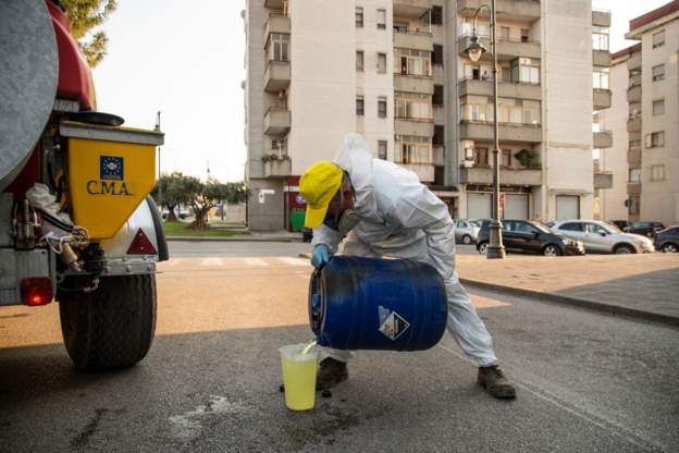 İtalya’da dezenfektan zehirlenmelerinde büyük artış