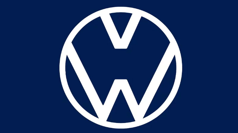 Volkswagen sosyal mesafeye dikkat etmek için logosunu ayırdı