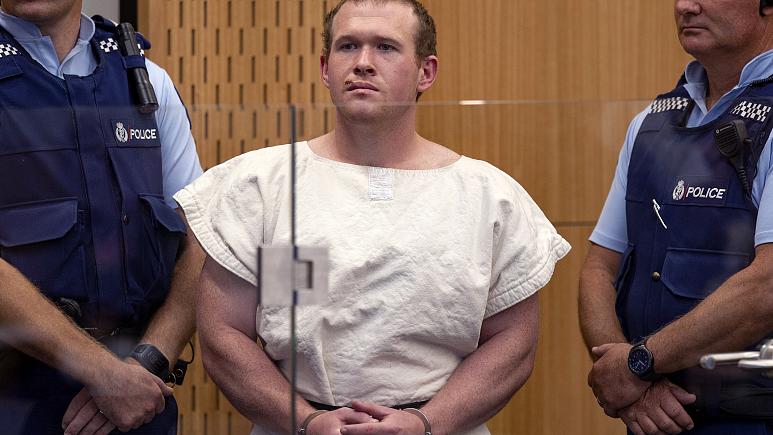 Yeni Zelanda’daki camilerde 51 kişiyi öldüren Brenton Tarrant, hakkındaki suçlamaları kabul etti