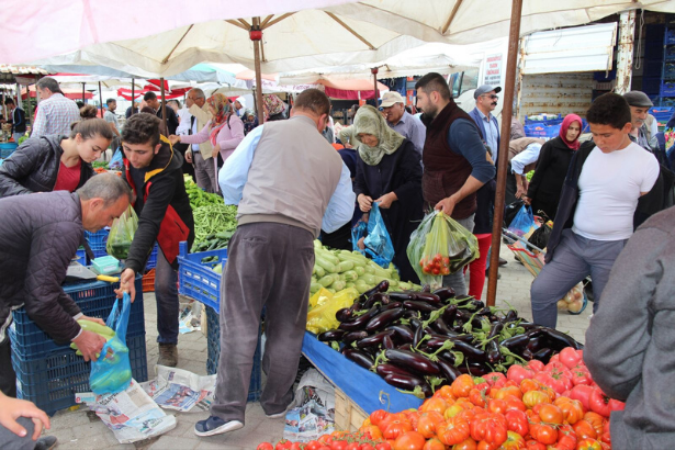 İstanbul'da çocuklar market ve pazar yerlerine alınmayacak