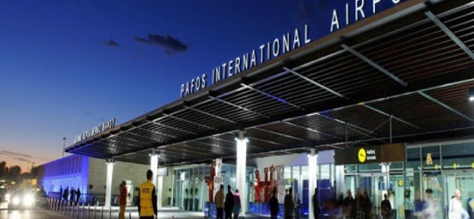 Baf Havaalanı'nda gümrüğe bildirilmemiş 400 bin Euro tespit edildi
