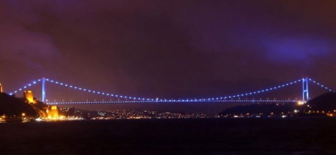 İstanbul’un simge yapıları otizm farkındalığı için maviye büründü