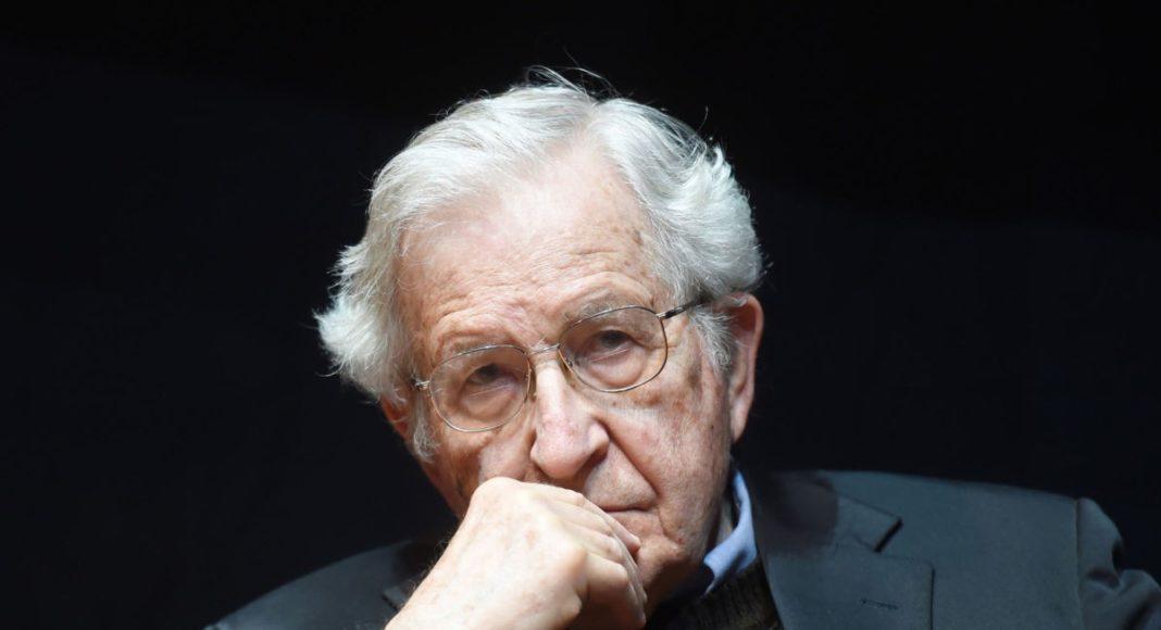 Noam Chomsky: “Koronavirüsün iyi yanı, belki de insanları nasıl bir dünya istediğimiz konusunda düşünmeye itmesi olacak”