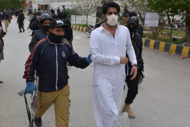 Pakistan 'da doktor ve sağlık çalışanları gözaltına alındı