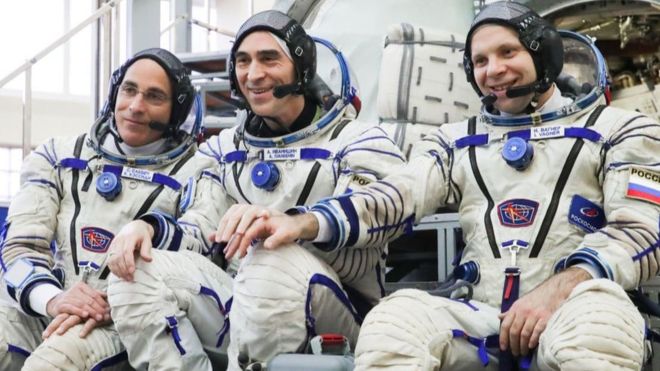Yeni astronot ve kozmonotlar Uluslararası Uzay İstasyonu'na virüs bulaşmaması için karantina önlemleri altında uzaya gönderildi