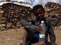 Açlık tehdidi altındaki Yemen’de mali kaynak yetersizliği yardım çalışmalarını baltalıyor