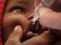 Afrika’da kaynaklar koronavirüsle mücadeleye aktarıldı, çocuk felci aşıları durduruldu