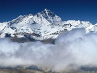Everest'in Yüksekliğini Ölçecek Çin Ekibi Zirveye Ulaştı