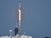 SpaceX firmasına ait 'Crew Dragon' adlı uzay mekiği Uluslararası Uzay Üssü'ne ulaştı