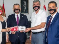 KİKEV Özel Eğitim Kurumlarına “şeffaf maske” bağışladı