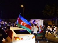 Azerbaycan'da Halk Seferberlik Talebiyle Milli Meclisin Önünde Toplandı