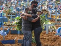 Covid-19 nedeniyle son 24 saatte Brezilya'da 1300 Kişi Hayatını Kaybetti