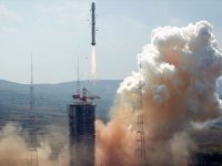 Çin, Mars Keşif Uydusu ve Gezginci Aracını Uzaya Fırlattı