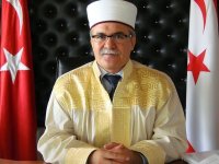 Atalay: “Güney’de bulunan bayraktar camimize doğrudan türk etnisitesini hedef alan tehditkar bir pankart asılmasını kınamaktan öte tedbir gerekir”