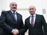 Putin, seçimleri önde tamamlayan Lukaşenko'yu tebrik etti