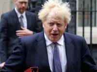 İngiltere Başbakanı Johnson Kendisini Karantinaya Aldı