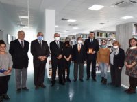 Prof. Dr. Şevket Öznur, Girne Üniversitesi Büyük Kütüphaneye 3 Bin Kitap Hediye Etti.