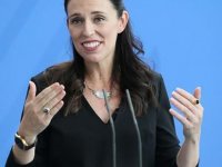 Yeni Zelanda Başbakanı Ardern: Okullarda regl ürünleri ücretsiz dağıtılacak
