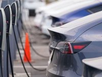 Sürücülerin yüzde 18'i elektrikli araçlarını bırakıp yakıtlı otomotivleri tercih ediyor