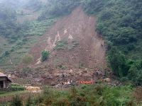 Çin'de toprak kayması: 8 ölü