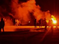 Fransa'da 1500 Kişilik Partiye Polis Müdahalesinde Çatışmalar Çıktı: Bir Kişi Elini Kaybetti, 5 Polis Yaralandı