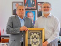 Vakıflar İdaresi Genel Müdürü Benter, Mağusa Belediye Başkanı İsmail Arter’i Ziyaret Etti