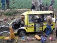 Hindistan'da trafik kazası: 19 ölü
