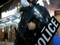 Siyahi gençlere şiddet uygulayan polis istifa etti