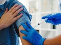 Covid-19 aşı savaşında yeni cephe: Omicron varyantına uygun aşı 2022’de geliyor!