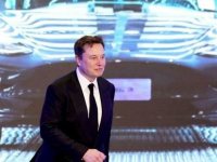 Elon Musk 6,9 milyar dolarlık Tesla hissesi sattı
