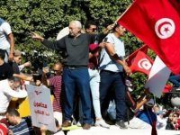 Tunus’ta Devrimin 11. Yılında Halk Sokaklara İndi