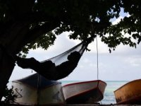 Salgın Boyunca Hiç Vaka Görülmeyen Kiribati’ye İnen Uçağın Üçte İkisi Pozitif Çıktı