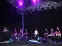 Burhan Öçal ve İstanbul Oriental Ensemble dünya müzikleriyle  festival izleyicisini coşturdu
