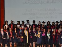 Yakın Doğu Üniversitesi Lisansüstü Eğitim Enstitüsü bahar dönemi yüksek lisans ve doktora mezunları, diplomalarını törenle aldı