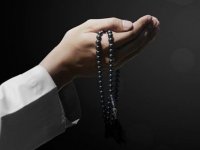 Gençler, yaşlılara göre daha fazla dua ediyor