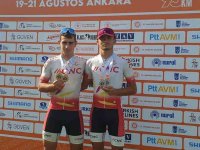 Kıbrıslı Türk bisikletçiler Emre Kaplan ve Kerem Pekmez'den gururlandıran başarı...