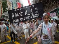 Hong Konglular demokrasi için yürüdü