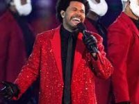 Grammy ödüllü şarkıcı The Weeknd konser esnasında sesini kaybetti