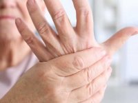 En yaygın görülen iltihaplı eklem romatizması olan Romatoid Artrit en fazla 25-55 yaş arasındaki kadınlarda görülüyor!