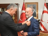 YDÜ Kurucu Rektörü Dr. Suat İrfan Günsel'e TÜRKSOY Onur Nişanı Altın Madalyası takdim edildi