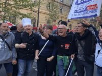 Fransa’da sağlık ve sosyal hizmet sektörü greve gitti