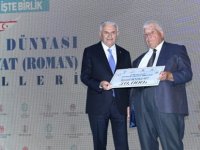 İsmail Bozkurt, Türk Dünyası Ödül Töreni’nde KKTC’den ödüle layık görüldü