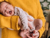 Bilim en iyi yöntemi buldu: Ağlayan bebek nasıl yatıştırılır?