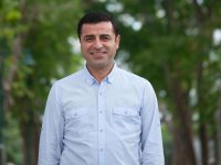 Selahattin Demirtaş: Mersin'deki saldırıyı kınıyorum; demokratik siyasette ısrarcı olun