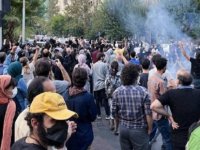 İran’da halk yeniden sokakta! Güvenlik güçlerinden sert müdahale