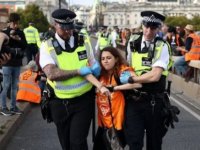 Enflasyonun çift haneyi gördüğü İngiltere’de hayat pahalılığı protestosu