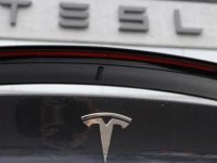 Tesla, Çin'de satılan 400 binden fazla otomobilini geri çağırdı